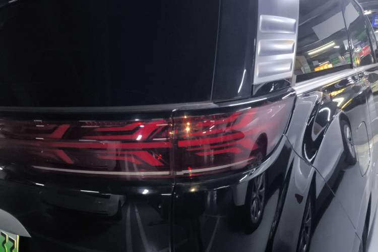 Used Denza D9 2022 EV 600 Four-Wheel Drive Prestige Model Exterior 6