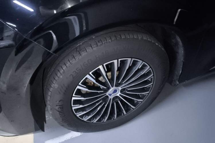 Used Denza D9 2022 EV 600 Four-Wheel Drive Prestige Model Exterior 7