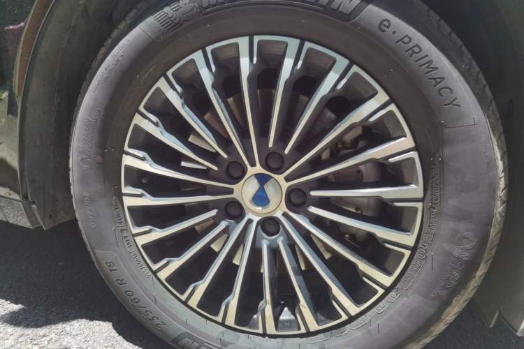 Used Denza D9 2022 DM-i 970 Four-Wheel Drive Flagship Model Exterior 7