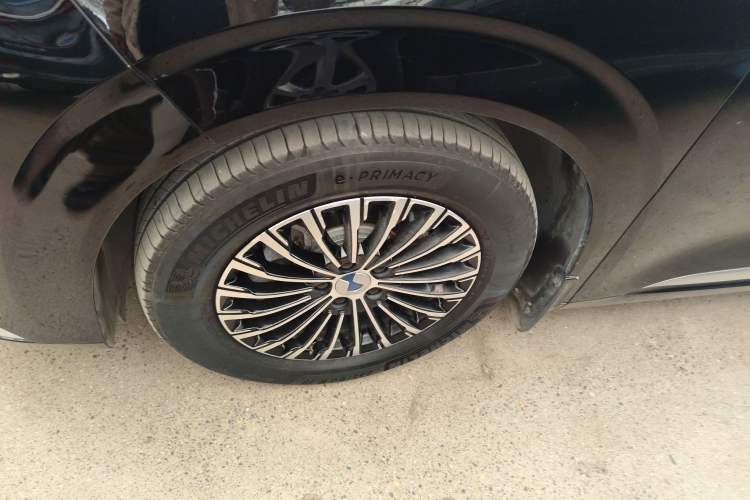 Used Denza D9 2022 DM-i 970 Four-Wheel Drive Prestige Model Exterior 7