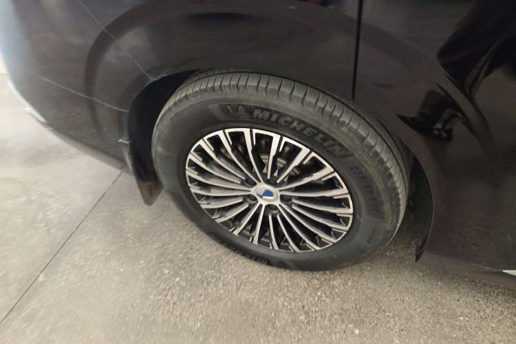 Used Denza D9 2022 DM-i 970 Four-Wheel Drive Prestige Model Exterior 8