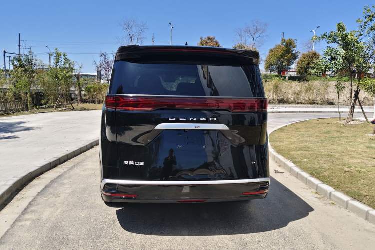 Used Denza D9 2022 EV 620 Prestige Model Exterior 8