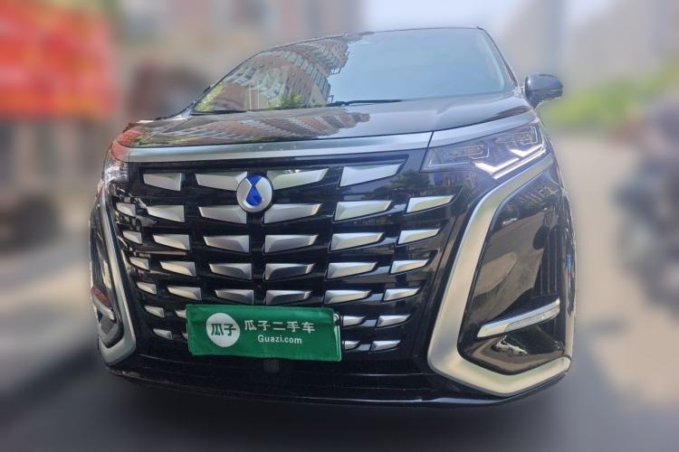 Used Denza D9 2022 DM-i 1040 Prestige Model Front