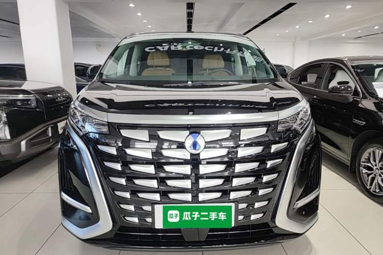Used Denza D9 2022 DM-i 970 Four-Wheel Drive Prestige Model Front