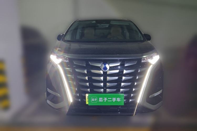 Used Denza D9 2022 DM-i 970 Four-Wheel Drive Prestige Model Front