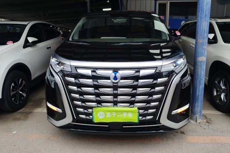Used Denza D9 2022 DM-i 970 Four-Wheel Drive Prestige Model Front