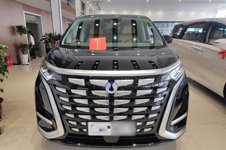 Used Denza D9 2022 DM-i 1040 Prestige Model Front