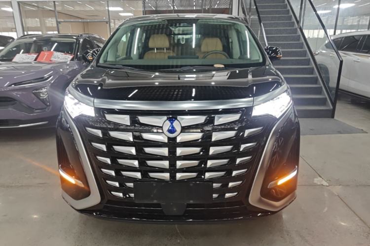 Used Denza D9 2022 DM-i 970 Four-Wheel Drive Prestige Model Front