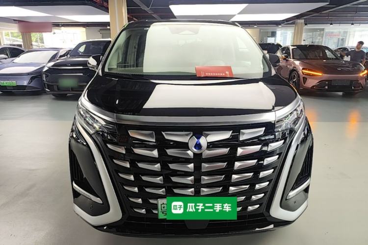 Used Denza D9 2022 DM-i 1040 Prestige Model Front