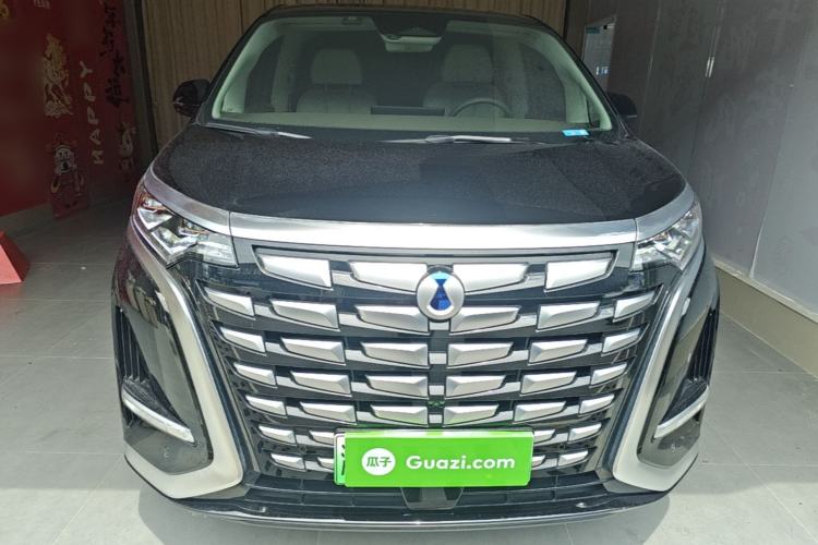 Used Denza D9 2022 DM-i 1040 Prestige Model Front