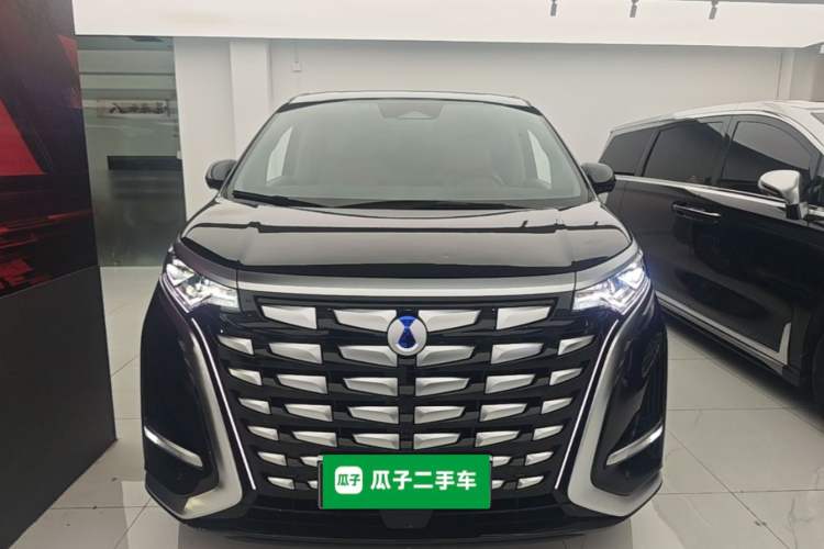 Used Denza D9 2022 DM-i 970 Four-Wheel Drive Flagship Model Front