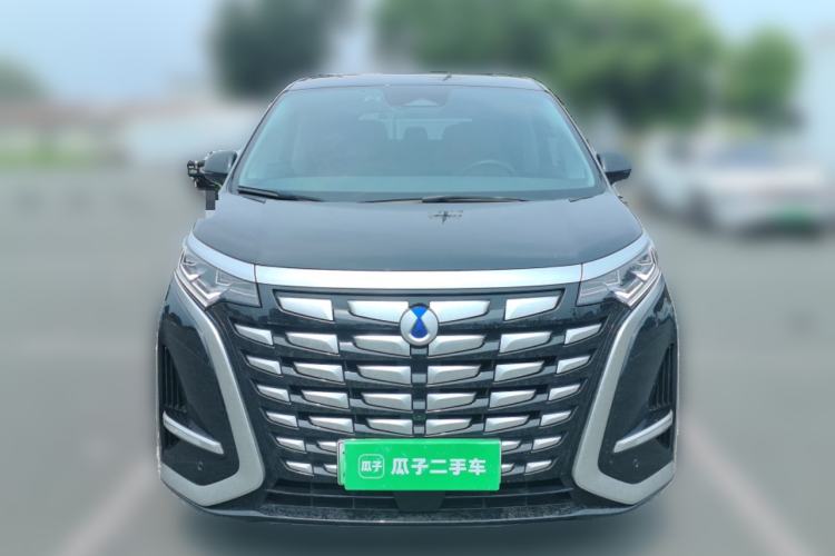 Used Denza D9 2022 DM-i 1040 Prestige Model Front