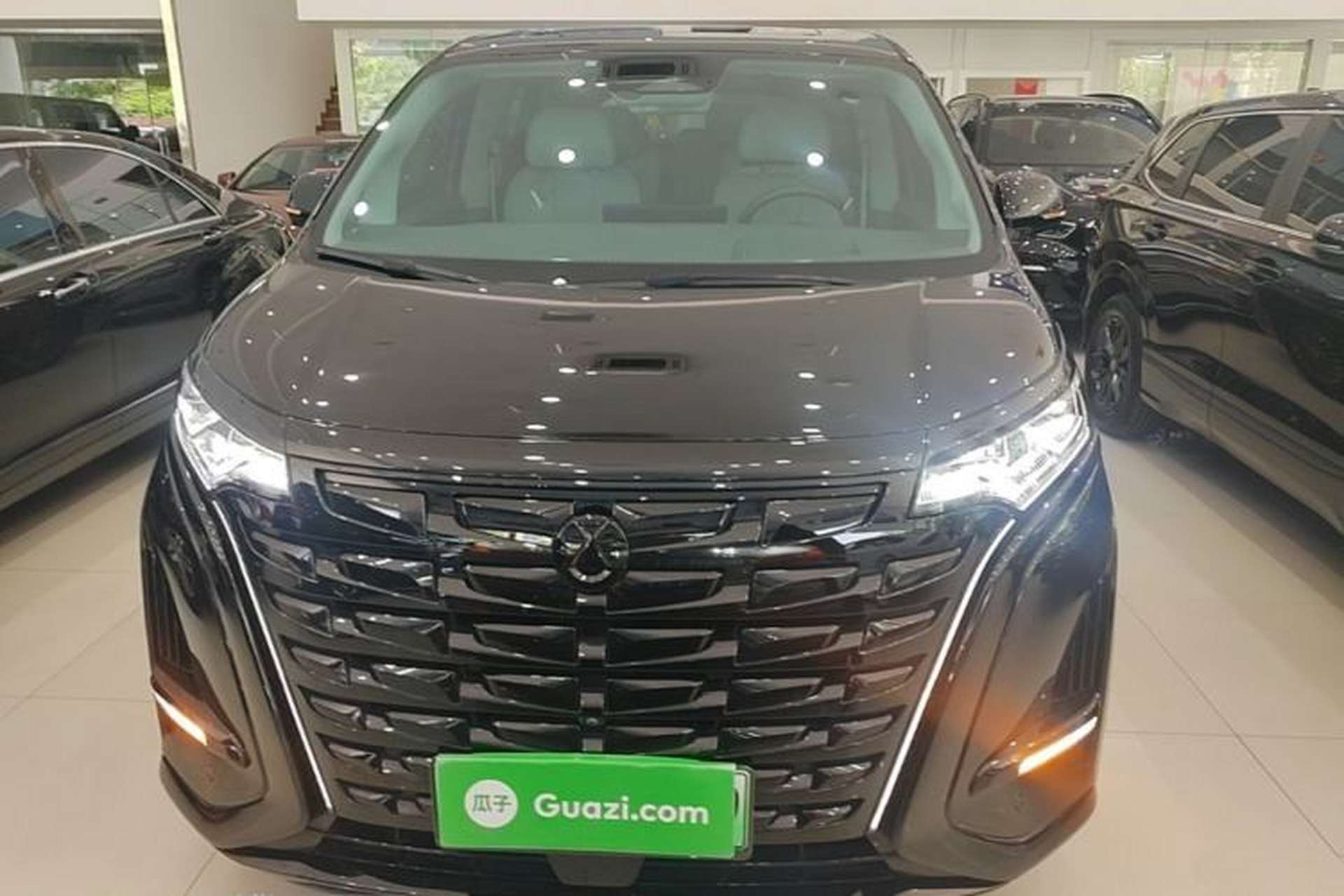 Used Denza D9 2022 DM-i 970 Four-Wheel Drive Flagship Model Front
