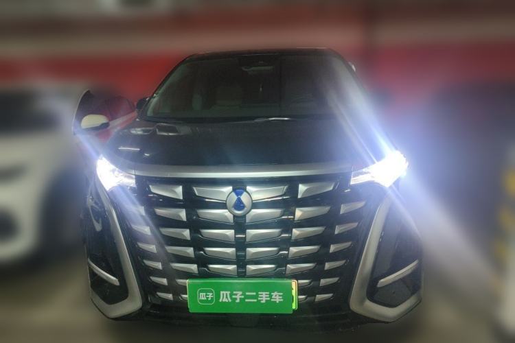 Used Denza D9 2022 DM-i 1040 Prestige Model Front