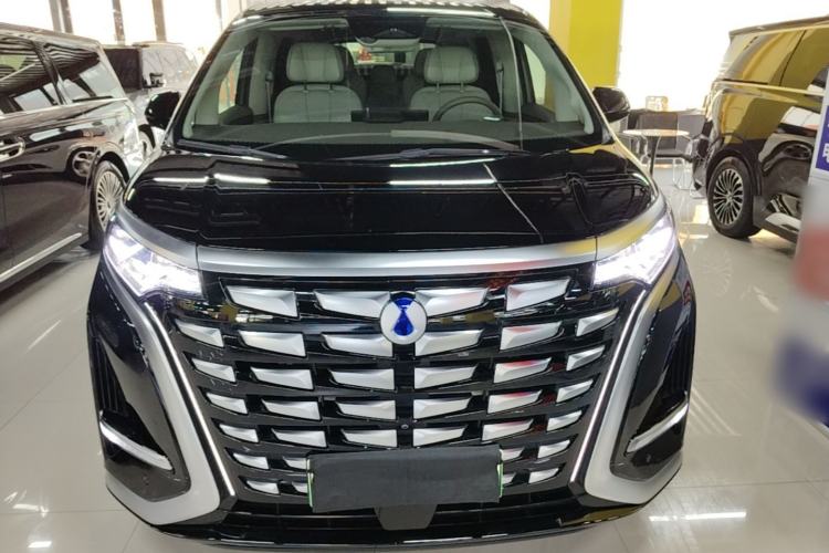 Used Denza D9 2022 DM-i 970 Four-Wheel Drive Flagship Model Front