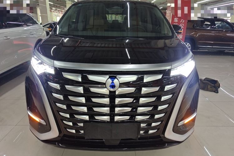 Used Denza D9 2022 DM-i 1040 Prestige Model Front