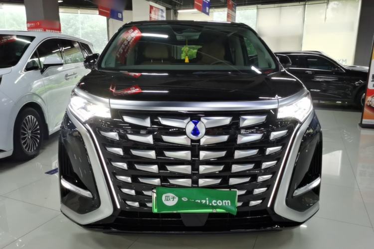 Used Denza D9 2022 DM-i 970 Four-Wheel Drive Flagship Model Front