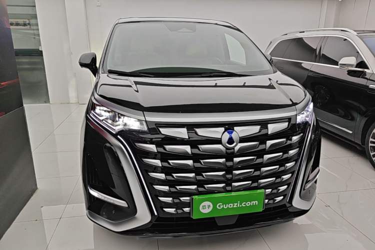 Used Denza D9 2022 DM-i 970 Four-Wheel Drive Flagship Model Front