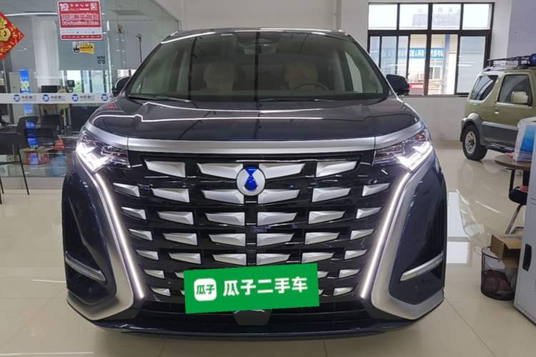 Used Denza D9 2022 DM-i 970 Four-Wheel Drive Flagship Model Front