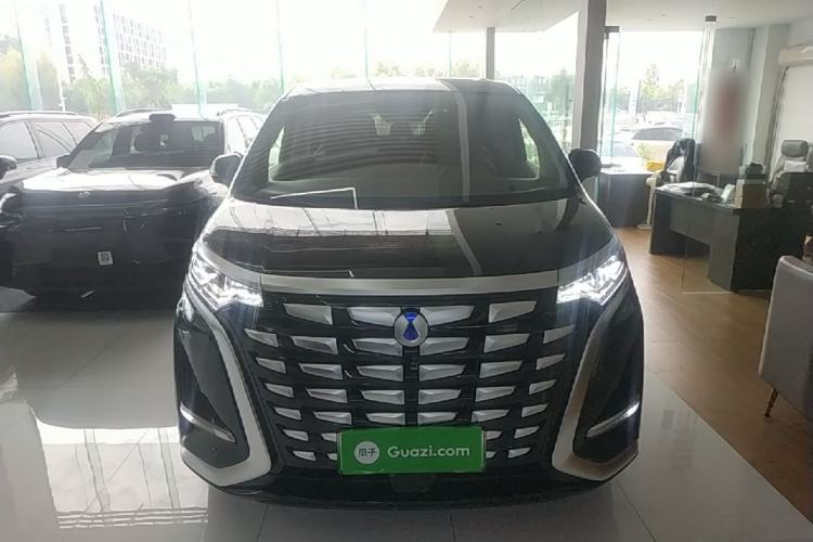 Used Denza D9 2022 DM-i 1040 Prestige Model Front