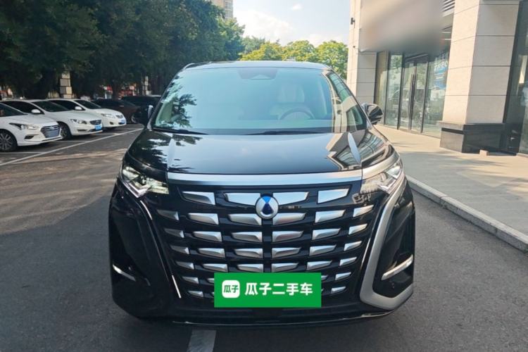 Used Denza D9 2022 DM-i 1040 Prestige Model Front
