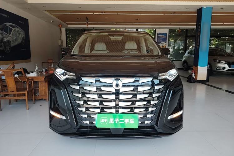 Used Denza D9 2022 DM-i 1040 Prestige Model Front