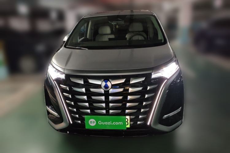 Used Denza D9 2022 DM-i 970 Four-Wheel Drive Flagship Model Front