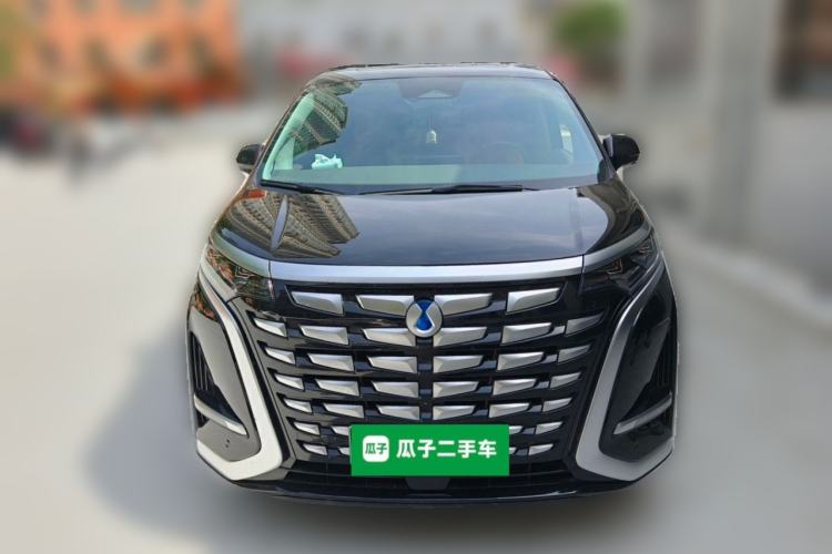 Used Denza D9 2022 DM-i 1040 Prestige Model Front