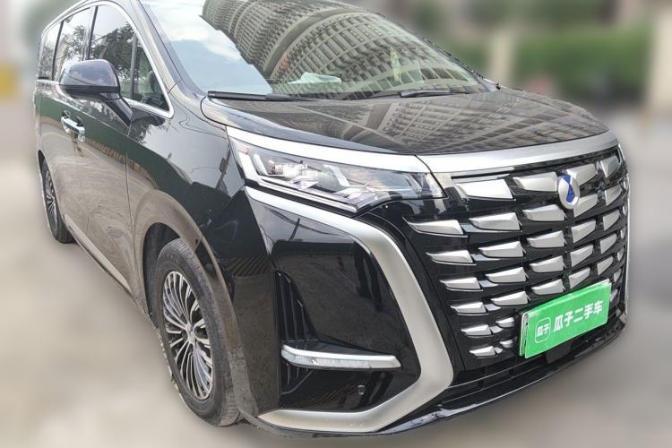 Used Denza D9 2022 DM-i 970 Four-Wheel Drive Prestige Model Front Right 45 Deg