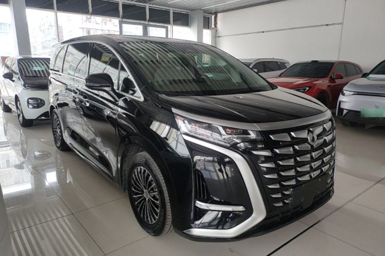 Used Denza D9 2022 DM-i 970 Four-Wheel Drive Prestige Model Front Right 45 Deg