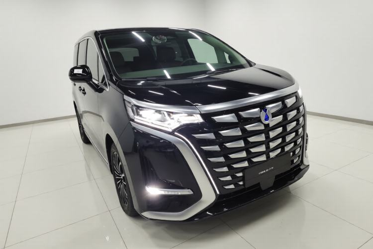 Used Denza D9 2022 DM-i 970 Four-Wheel Drive Flagship Model Front Right 45 Deg