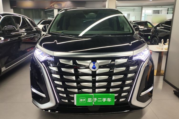 Used Denza D9 2022 DM-i 970 Four-Wheel Drive Flagship Model Front