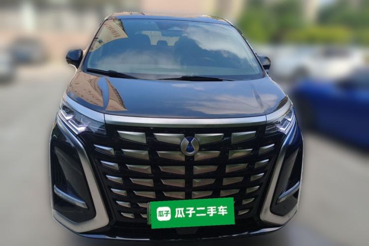 Used Denza D9 2022 DM-i 1040 Prestige Model Front