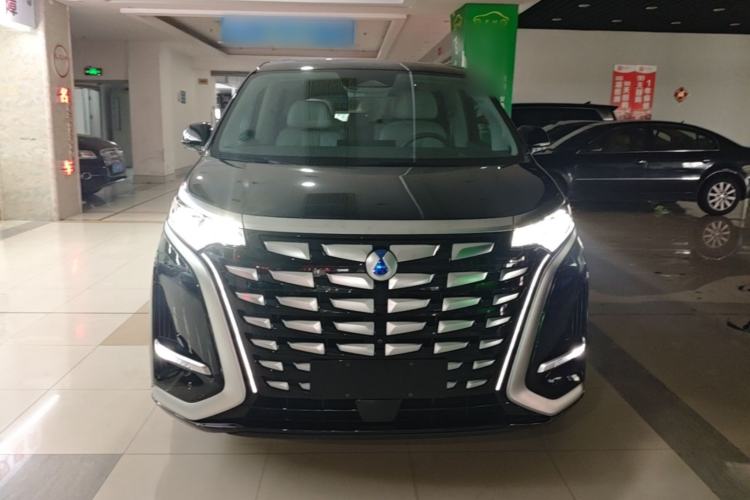 Used Denza D9 2022 DM-i 970 Four-Wheel Drive Flagship Model Front