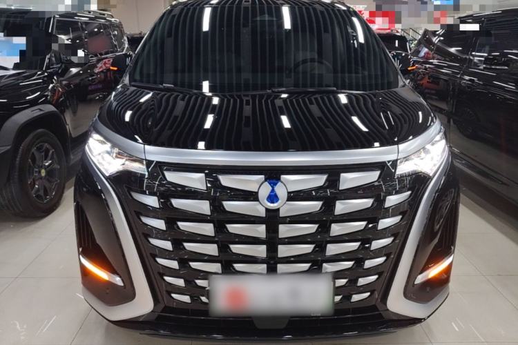 Used Denza D9 2022 DM-i 970 Four-Wheel Drive Prestige Model Front