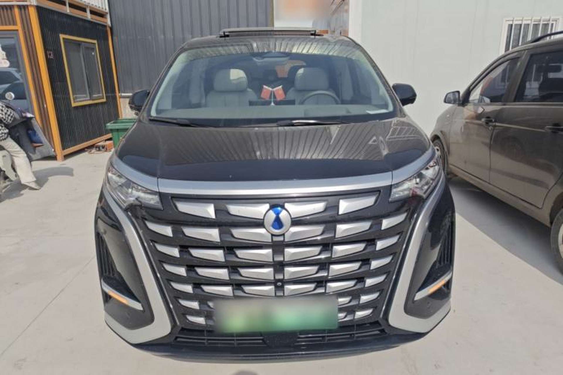 Used Denza D9 2022 DM-i 970 Four-Wheel Drive Flagship Model Front