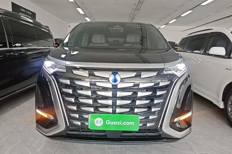Used Denza D9 2022 DM-i 970 Four-Wheel Drive Flagship Model Front