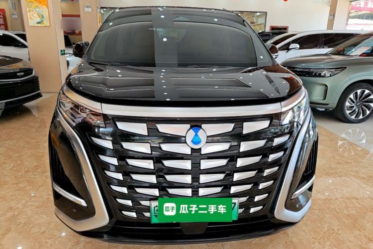 Used Denza D9 2022 DM-i 1040 Prestige Model Front