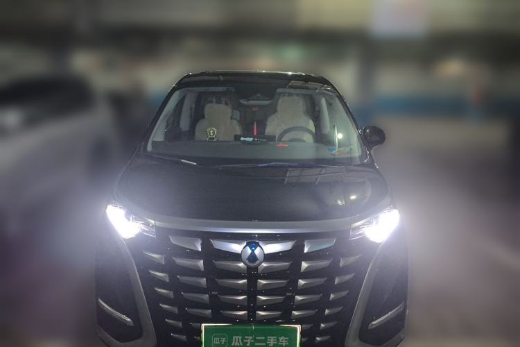 Used Denza D9 2022 DM-i 1040 Prestige Model Front
