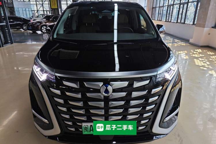 Used Denza D9 2022 DM-i 1040 Prestige Model Front