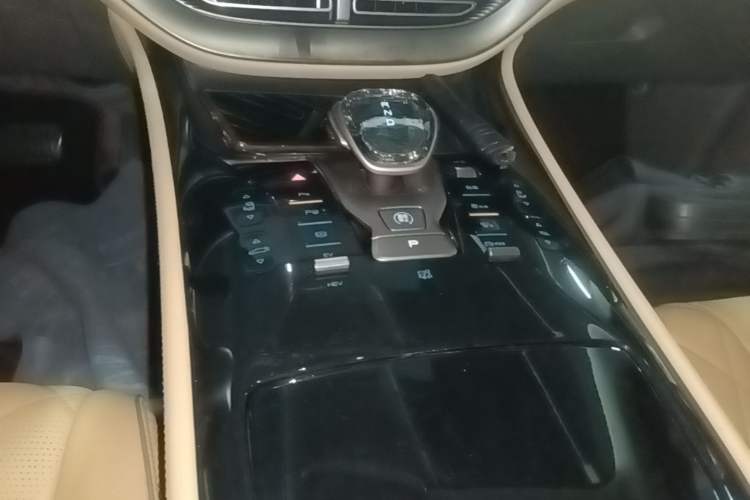 Used Denza D9 2022 DM-i 970 Four-Wheel Drive Flagship Model Gear Lever