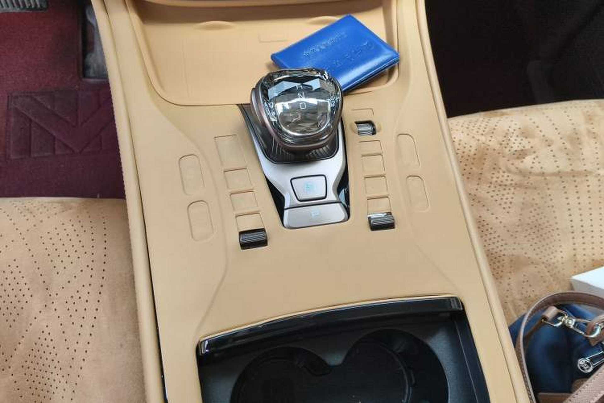 Used Denza D9 2022 DM-i 970 Four-Wheel Drive Flagship Model Gear Lever