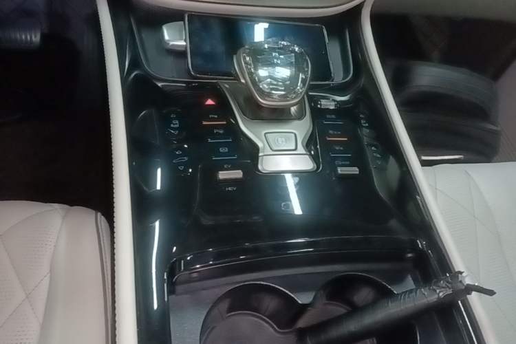 Used Denza D9 2022 DM-i 970 Four-Wheel Drive Flagship Model Gear Lever