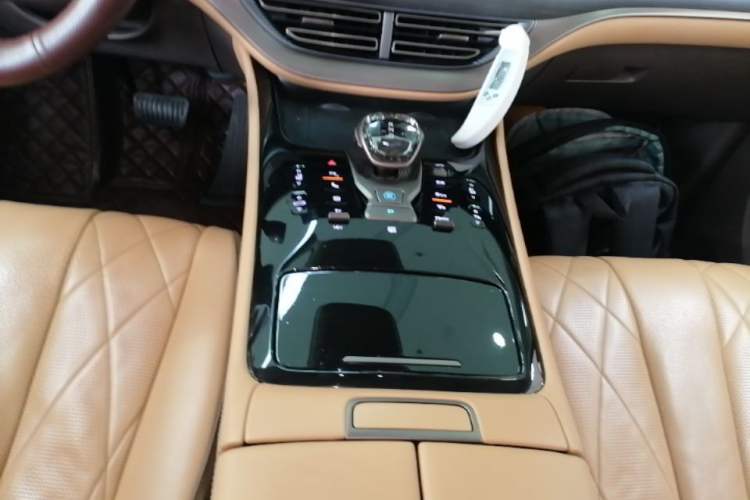 Used Denza D9 2022 DM-i 970 Four-Wheel Drive Prestige Model Gear Lever