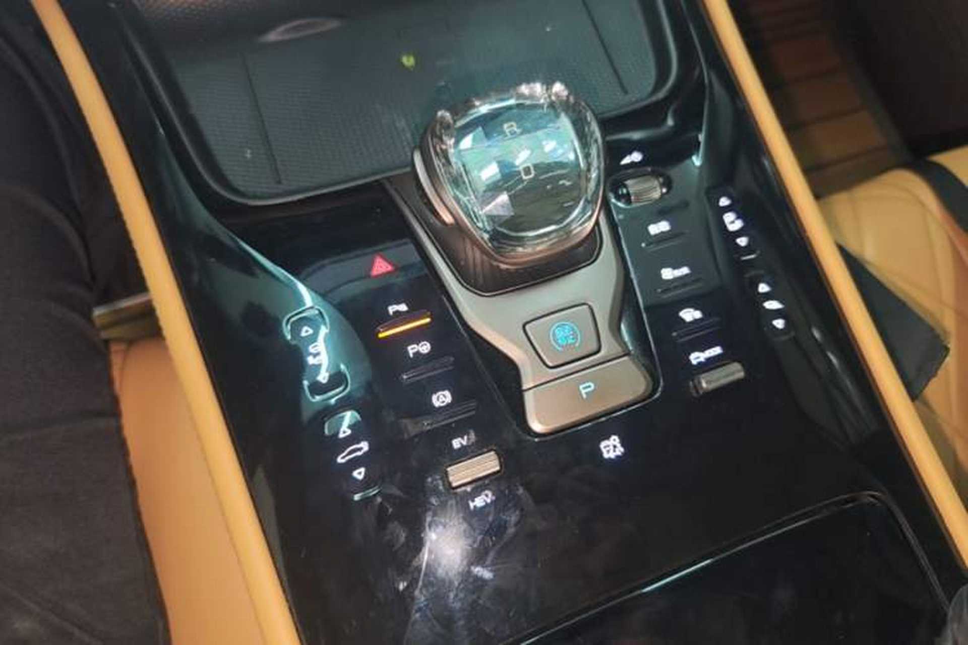 Used Denza D9 2022 DM-i 970 Four-Wheel Drive Flagship Model Gear Lever