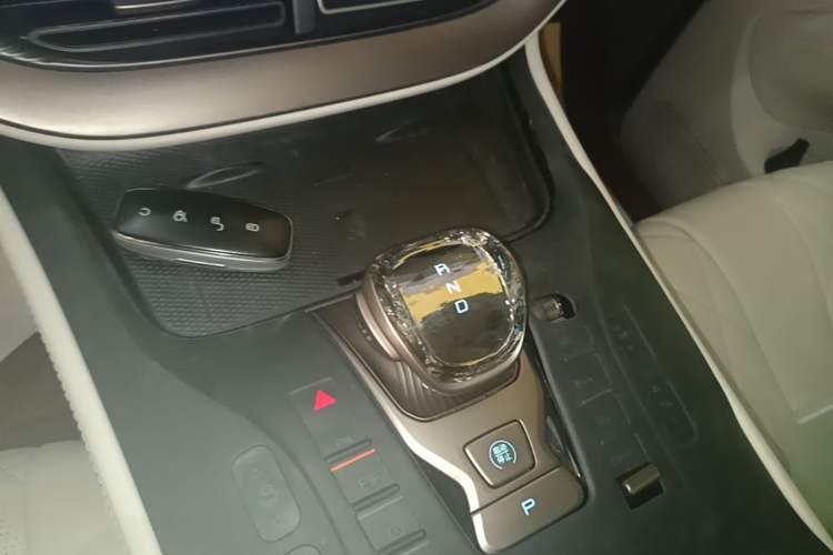 Used Denza D9 2022 DM-i 970 Four-Wheel Drive Flagship Model Gear Lever