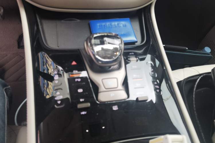 Used Denza D9 2022 DM-i 970 Four-Wheel Drive Flagship Model Gear Lever