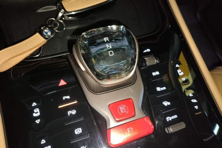 Used Denza D9 2022 DM-i 970 Four-Wheel Drive Flagship Model Gear Lever