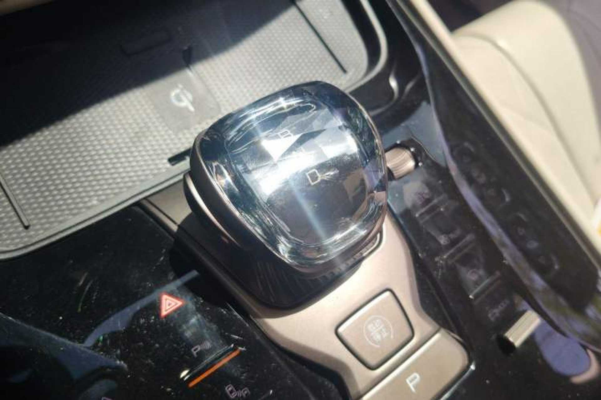 Used Denza D9 2022 DM-i 970 Four-Wheel Drive Prestige Model Gear Lever