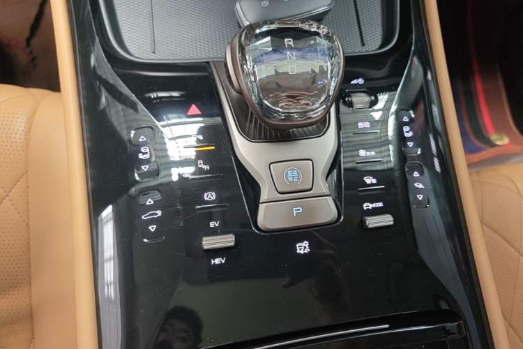 Used Denza D9 2022 DM-i 970 Four-Wheel Drive Prestige Model Gear Lever